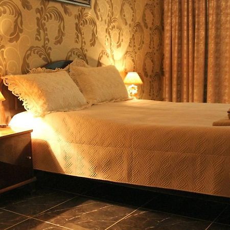 Georgian Hosts Tbilisi Hotel Eksteriør billede